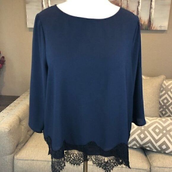 Plus size navy blue lace hem casual top 1X - Picture 5 of 8